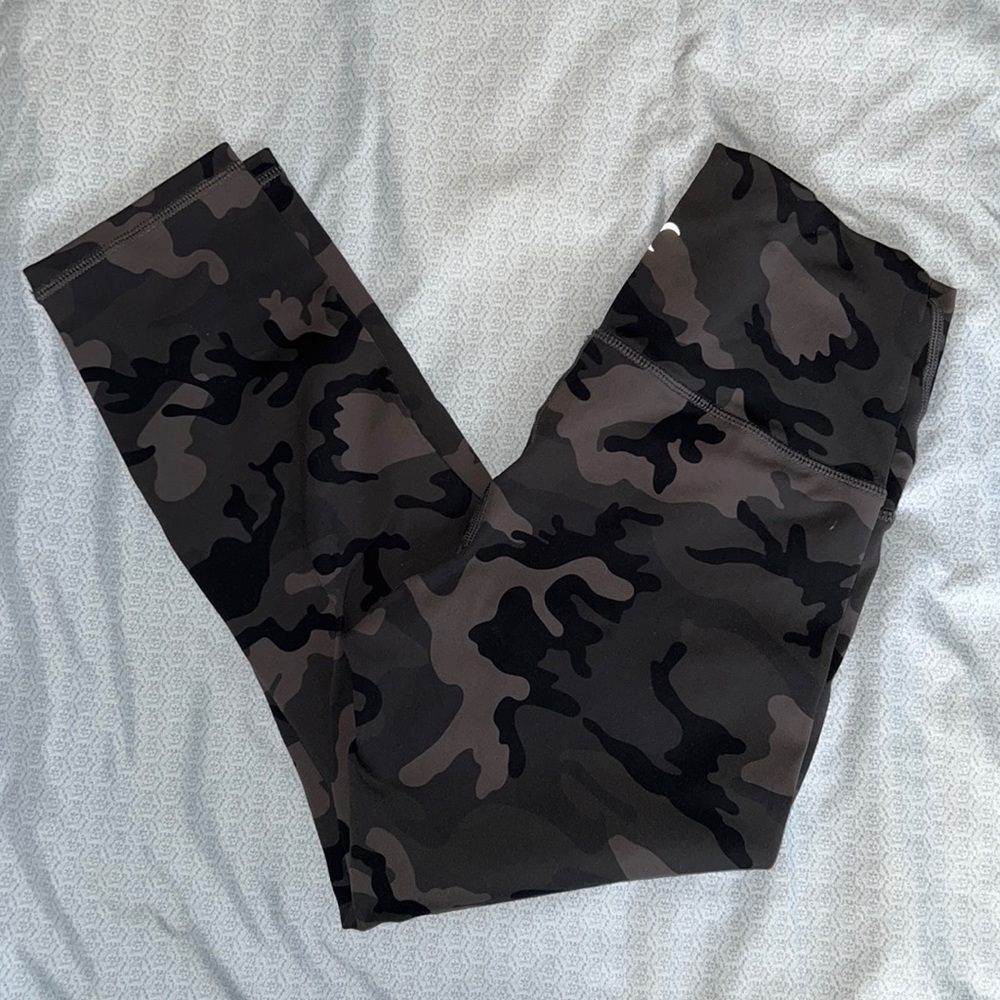 Zyia Camo Capri Leggings